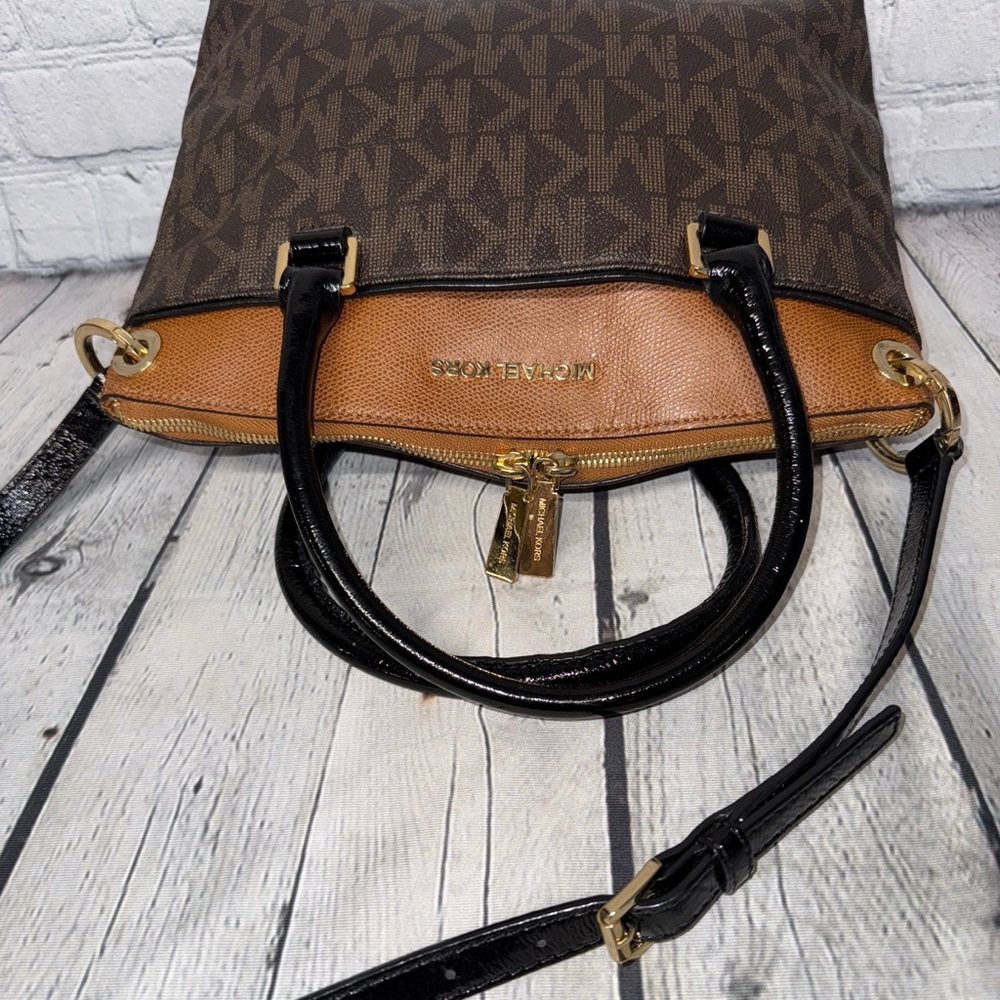 Michael Kors Aubrey Satchel - Picture 7 of 9